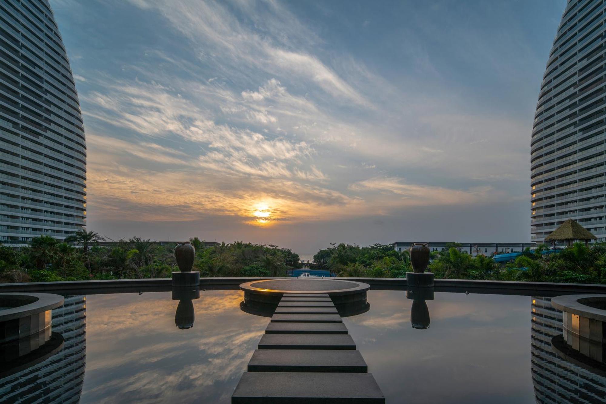 Howard Johnson Sandalwoods Resort Huizhou Huidong Bagian luar foto